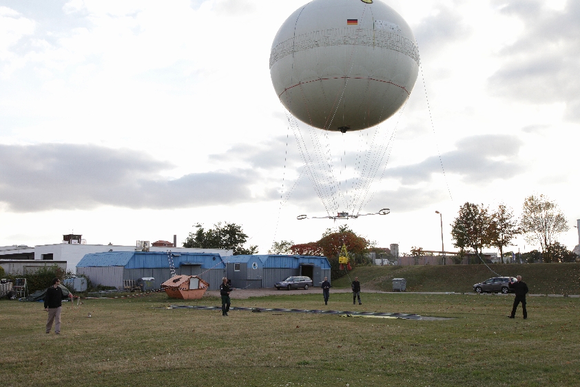 Erste Flugversuche