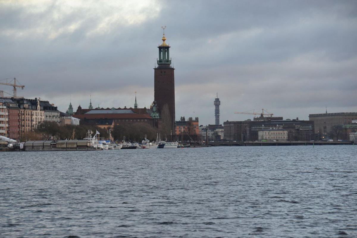 kommen wir beim Stockholmer Rathaus und der Altstadt an ... Ankunft am Rathaus